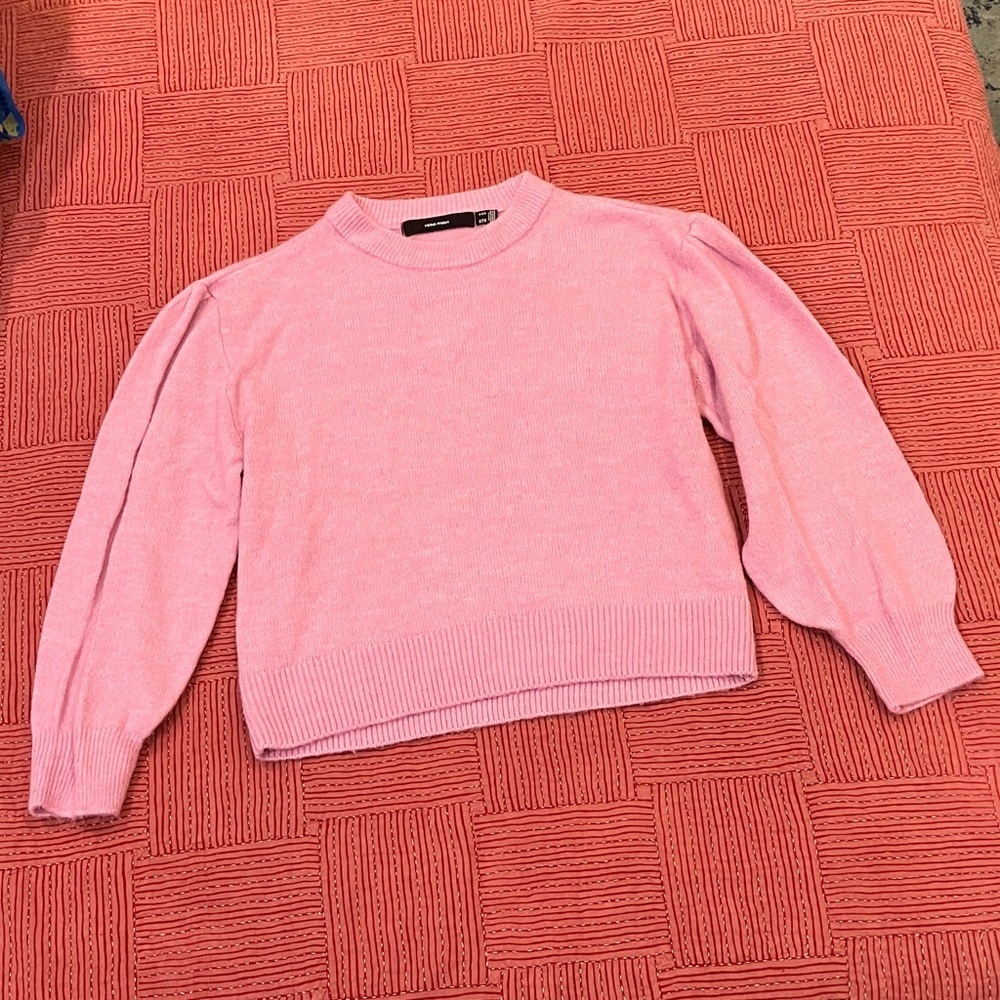 Vero Moda women’s medium soft knit Crew Neck Sweater with Ribbed Cuffs